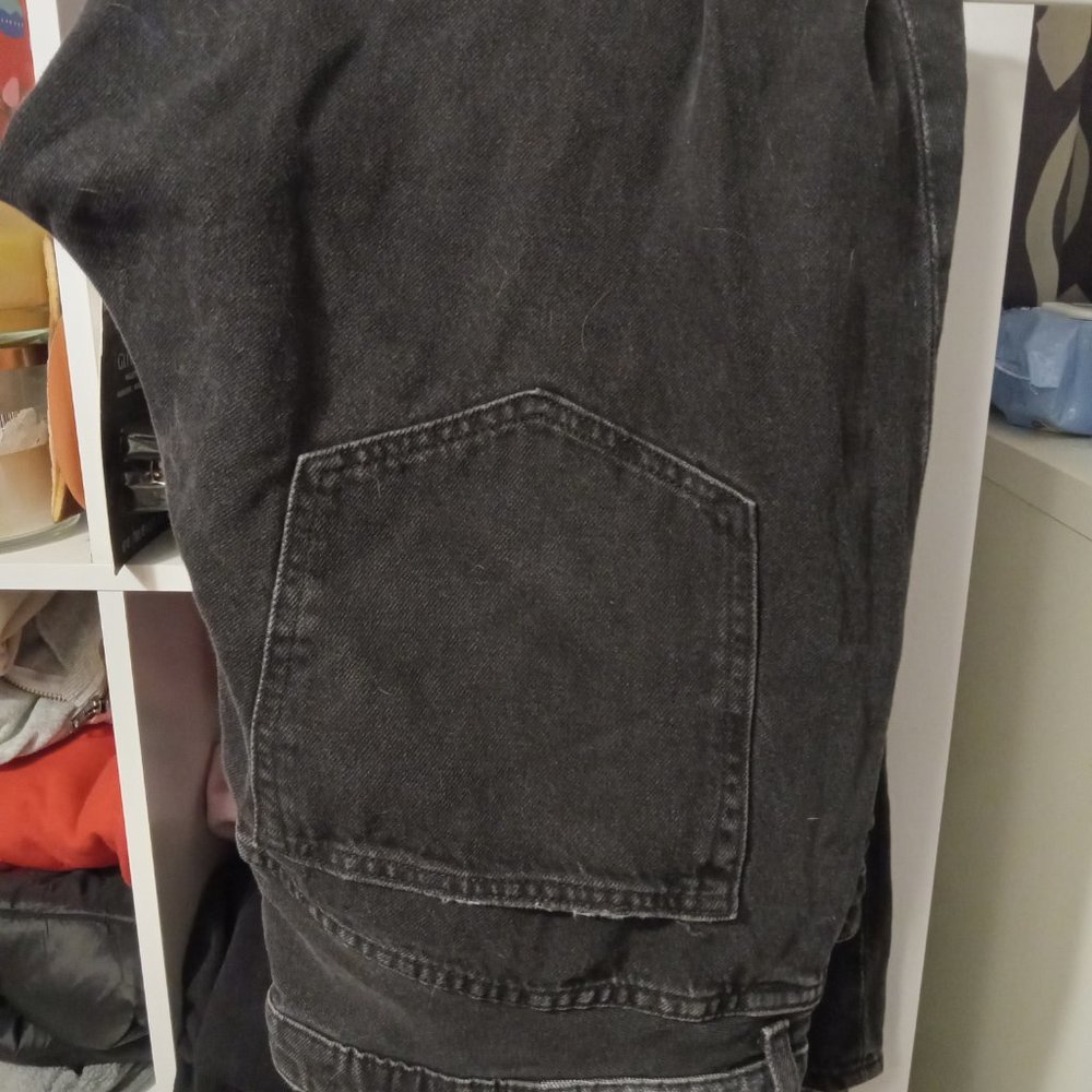 black low-rise boyfriend jeans